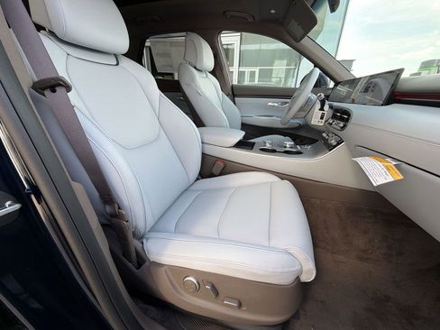 New 2026 Genesis GV70 2.5T Advanced image 26