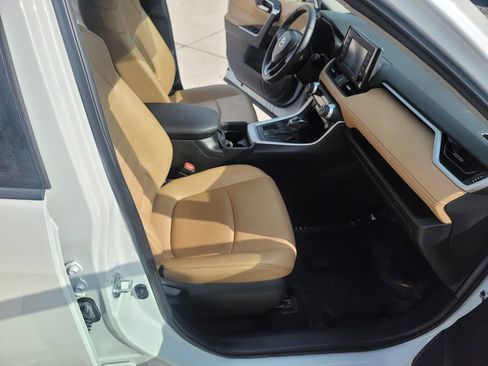 Used 2021 Toyota RAV4 XLE Premium FWD image 14