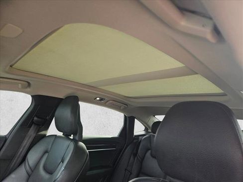 Used 2018 Volvo S90 T5 Momentum w/ Momentum Plus Package image 22