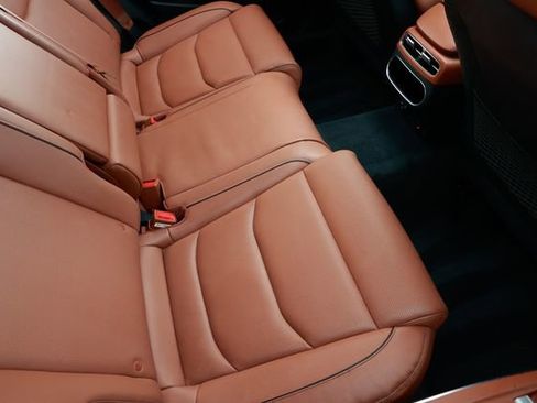 Used 2022 Genesis GV70 2.5T w/ Advanced Package image 12