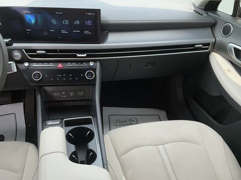 Used 2025 Hyundai Sonata SEL FWD image 16