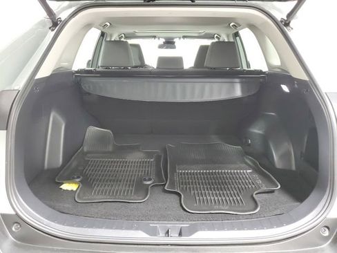 Used 2022 Toyota RAV4 XLE w/ Convenience Package image 10