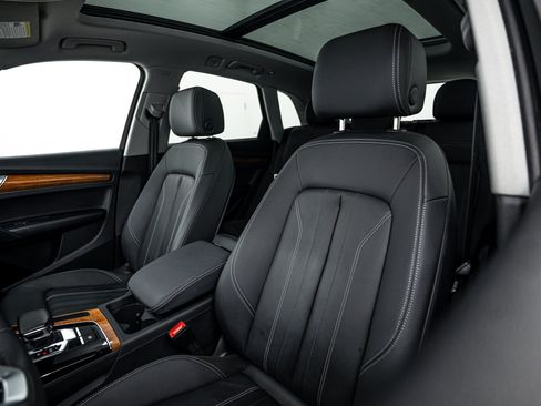 Certified 2023 Audi Q5 2.0T Premium w/ Convenience Package AWD/4WD image 17