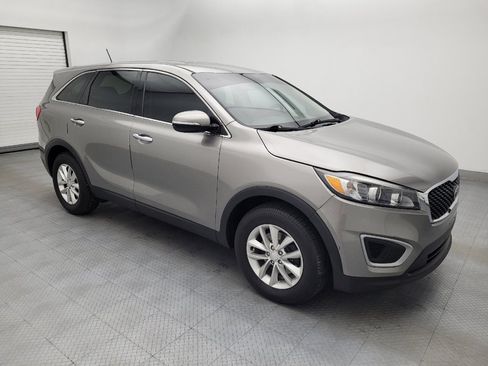Used 2017 Kia Sorento L FWD image 11