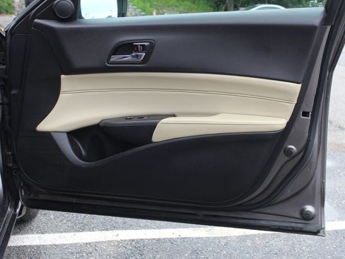 Used 2014 Acura ILX w/ Technology Package FWD image 18