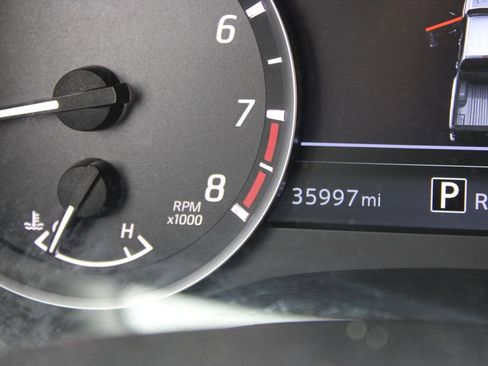 Used 2024 Nissan Frontier SV image 21