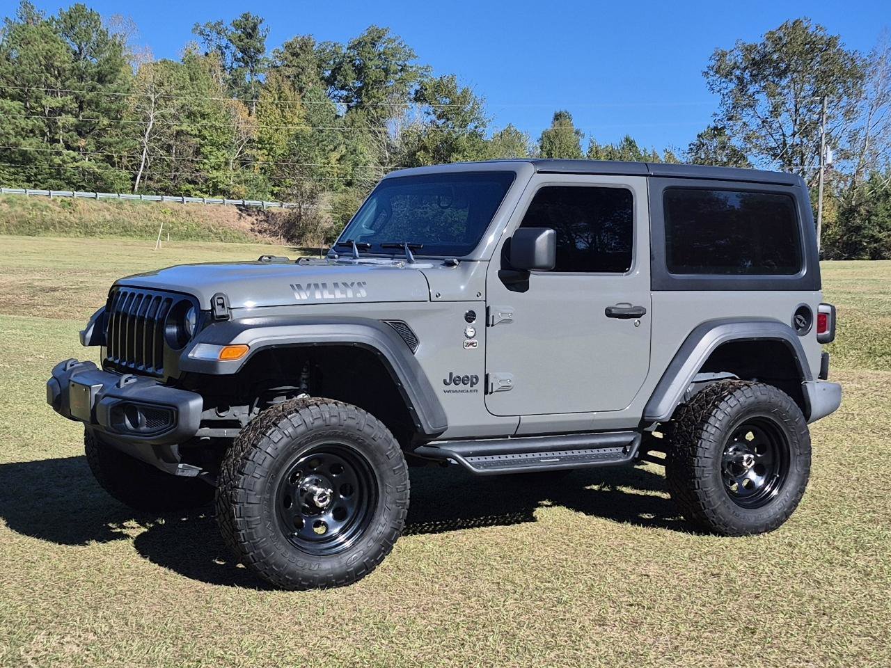 Used 2021 Jeep Wrangler Sport AWD/4WD image 3