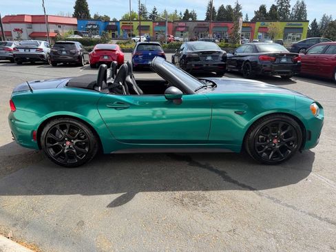 Used 2017 FIAT 124 Spider Abarth RWD image 9