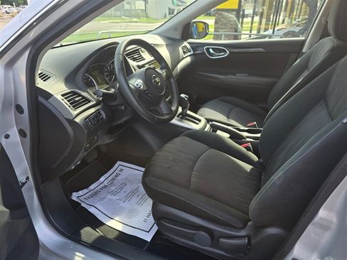 Used 2019 Nissan Sentra SV FWD image 9