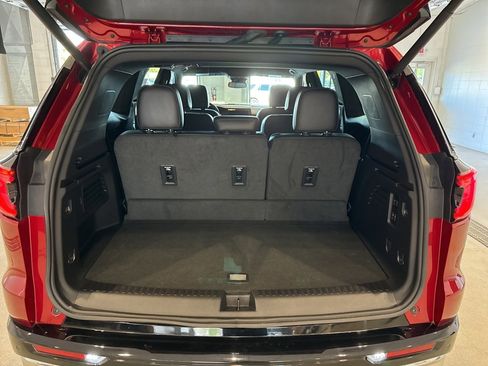 Used 2024 GMC Acadia Denali w/ LPO, Floor Liner Package image 18