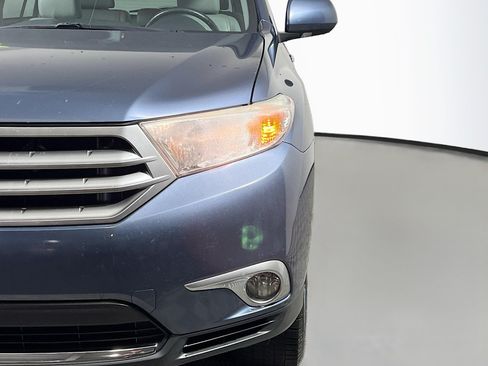 Used 2013 Toyota Highlander Limited FWD image 12