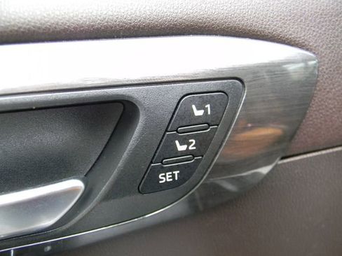 Used 2022 Toyota Highlander Platinum AWD/4WD image 22