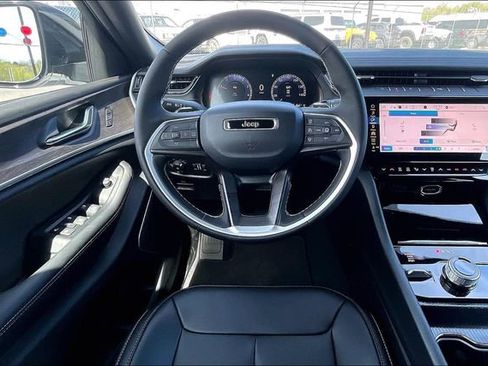 New 2026 Jeep Grand Cherokee L Limited AWD/4WD image 16