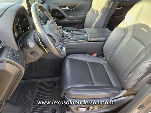 Used 2024 Lexus LX 600 4WD w/ Luxury Package image 10