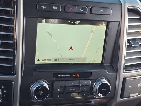 Used 2018 Ford F150 Platinum w/ Equipment Group 701A Luxury image 18