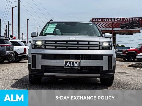 Used 2025 Hyundai Santa Fe SEL FWD image 3