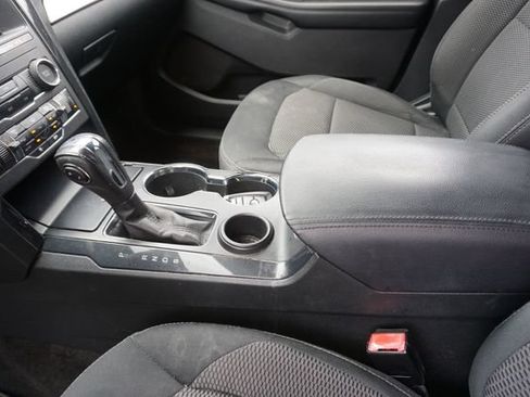 Used 2018 Ford Explorer XLT w/ Equipment Group 201A FWD image 25