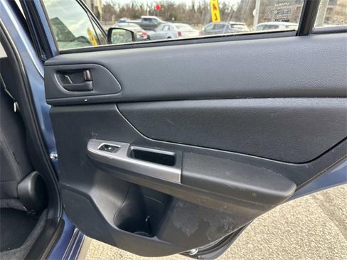 Used 2017 Subaru Crosstrek 2.0i image 11