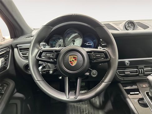 Used 2023 Porsche Macan S image 12