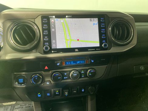 Certified 2022 Toyota Tacoma Limited image 19