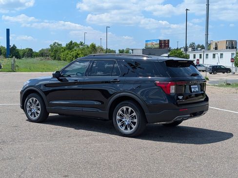 New 2026 Ford Explorer Active w/ Active Comfort Package AWD/4WD image 2
