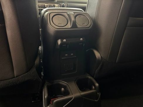 Used 2021 Jeep Wrangler Unlimited Sahara w/ Uconnect 4C Nav & Sound Group AWD/4WD image 29