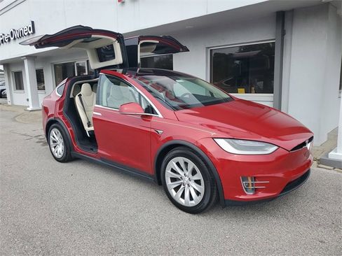 Used 2018 Tesla Model X 100D image 6