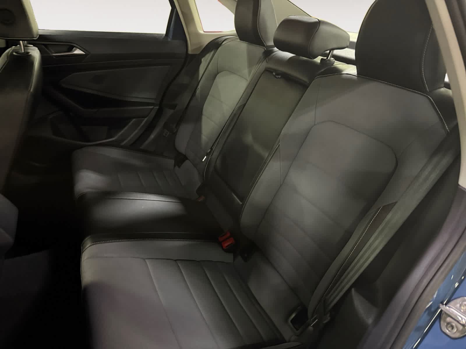 Used 2025 Volkswagen Jetta SE FWD image 20
