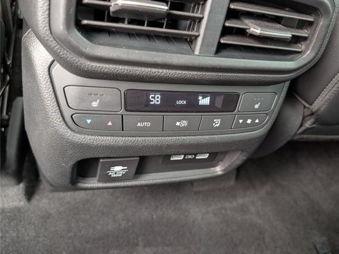 Used 2023 Honda Pilot Elite image 18