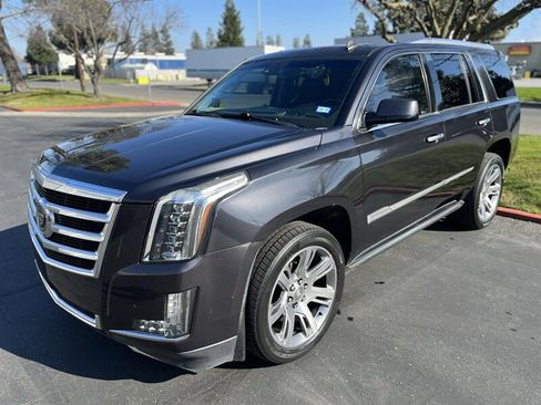 Used 2015 Cadillac Escalade Premium image 6
