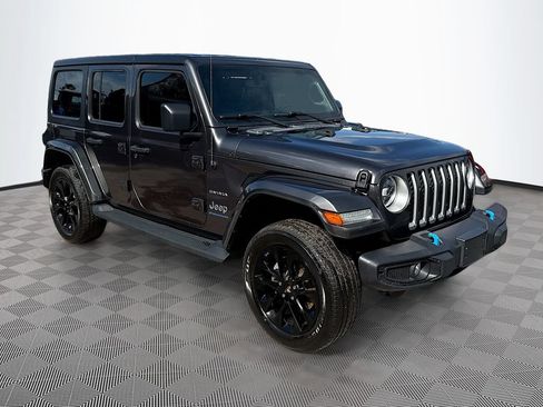 Used 2023 Jeep Wrangler Unlimited Sahara w/ Cold Weather Group AWD/4WD image 4