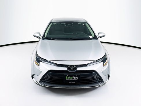 Used 2024 Toyota Corolla LE FWD image 2