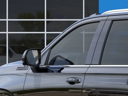 New 2026 Chevrolet Suburban High Country AWD/4WD image 36
