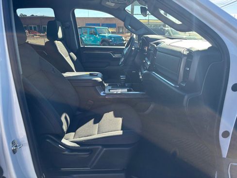 Used 2025 GMC Sierra 1500 Elevation w/ Preferred Package image 17