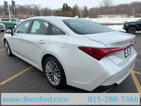 Used 2021 Toyota Avalon Limited image 5