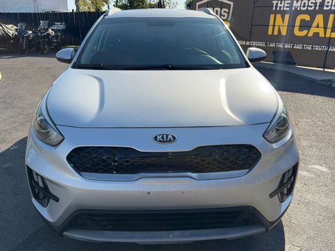 Used 2020 Kia Niro LX FWD image 3
