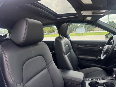 Used 2022 Honda Civic Sport Touring image 4