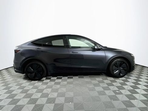 Used 2026 Tesla Model Y AWD image 9