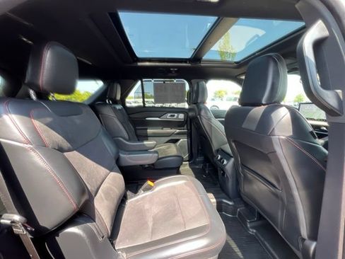 Used 2025 Ford Explorer ST AWD/4WD image 14