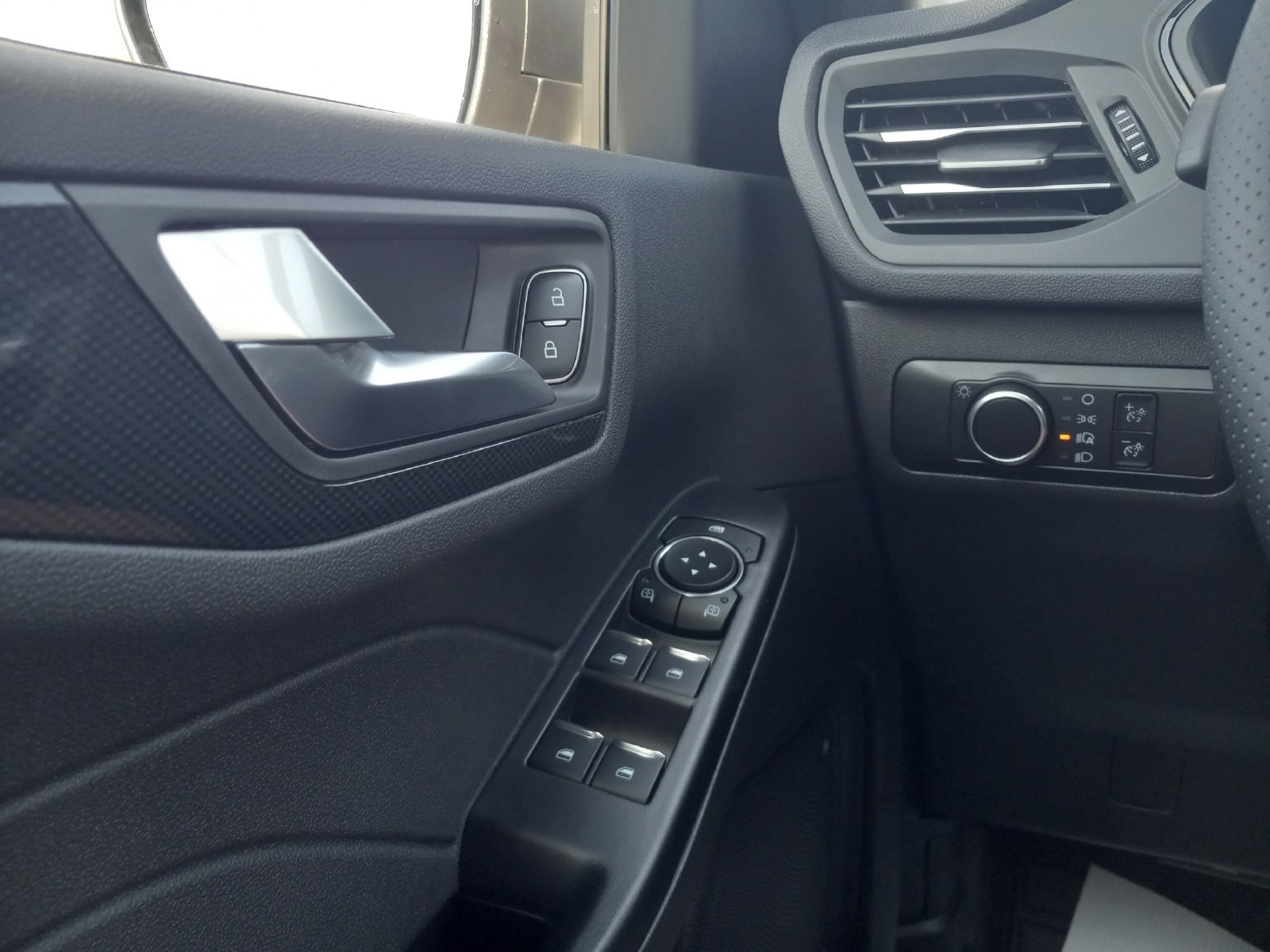 Used 2026 Ford Escape ST-Line FWD image 25
