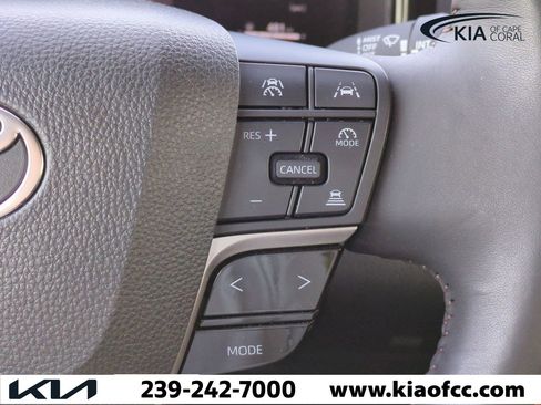 Used 2025 Toyota Camry XLE image 24