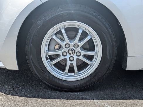 Used 2021 Toyota Corolla LE FWD image 14