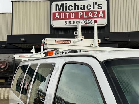 Used 2018 Chevrolet Express 2500 w/ Driver Convenience Package image 10