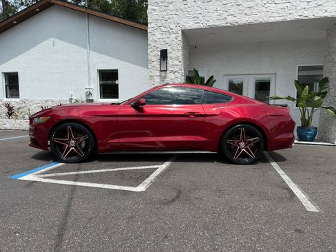 Used 2017 Ford Mustang Coupe RWD image 2