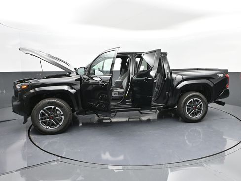 Certified 2025 Toyota Tacoma TRD Sport image 42