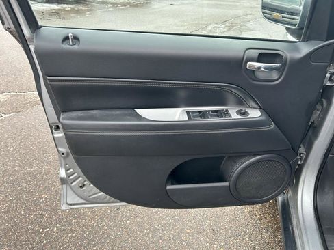 Used 2016 Jeep Compass High Altitude image 14