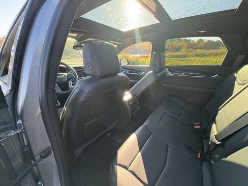 Used 2025 Cadillac XT5 Premium Luxury image 31