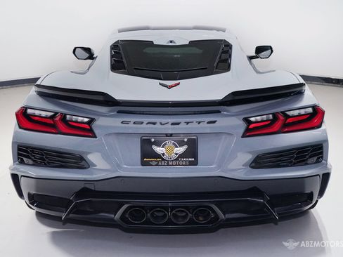 Used 2024 Chevrolet Corvette Z06 RWD image 8