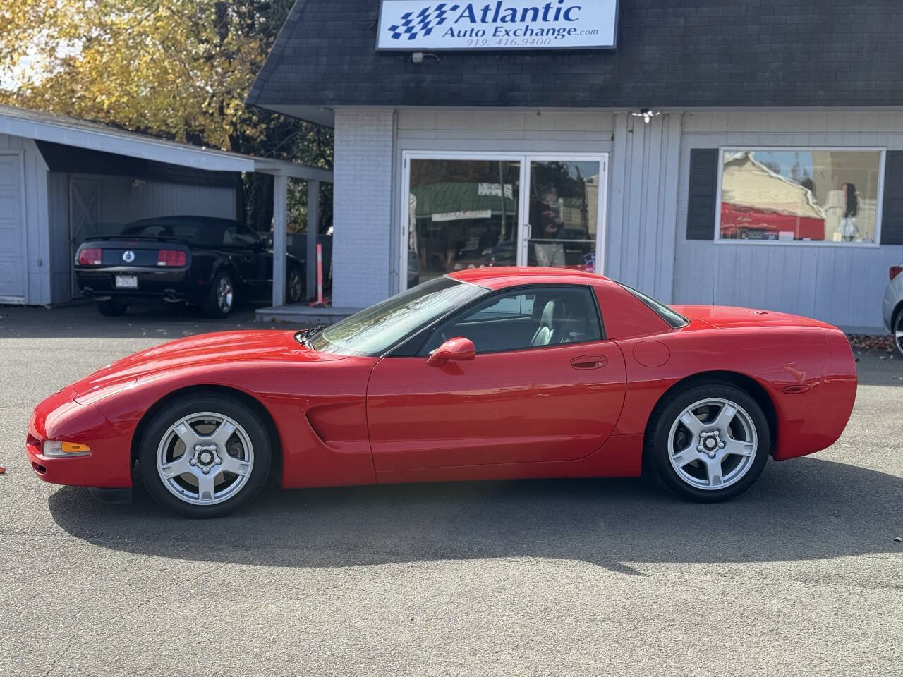Used 1999 Chevrolet Corvette Coupe RWD image 5