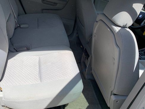 Used 2007 Suzuki XL7 2WD w/ 3rd Row image 14